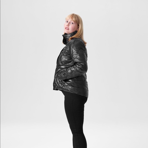 Universal standard Josie Short Puffer - Black, 3XS - Picture 3 of 3